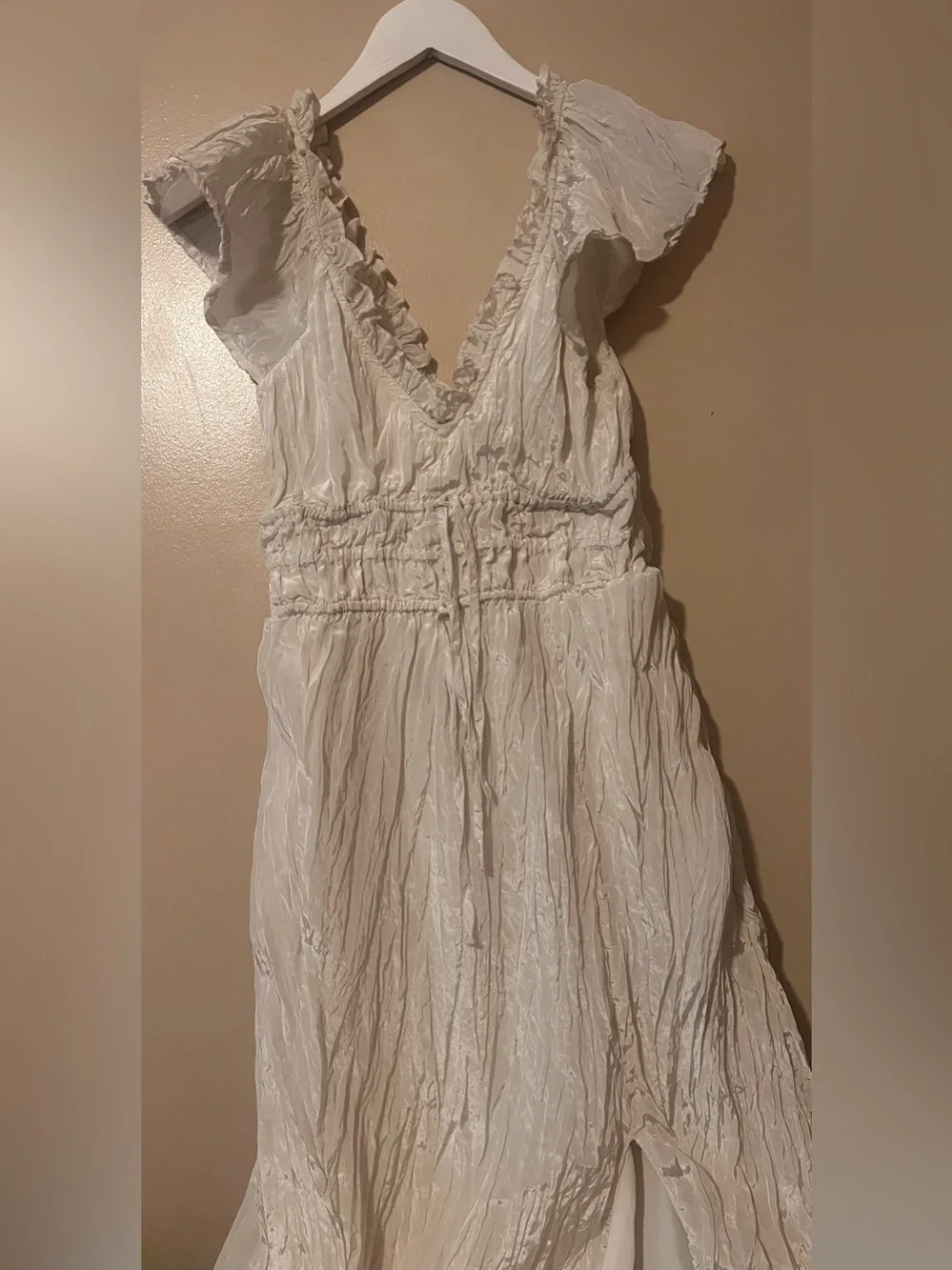 J.Crew crinkle soft flowy dainty doen Cream V-Neck Ruffled Dress romantic slit